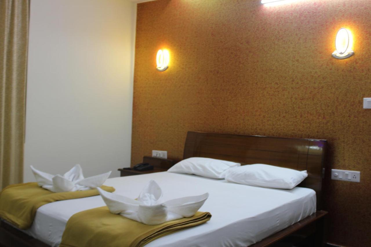 Golden Pride Hotel كاناكابورا المظهر الخارجي الصورة