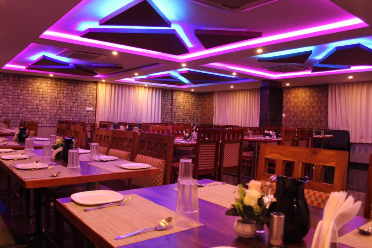 Golden Pride Hotel كاناكابورا المظهر الخارجي الصورة
