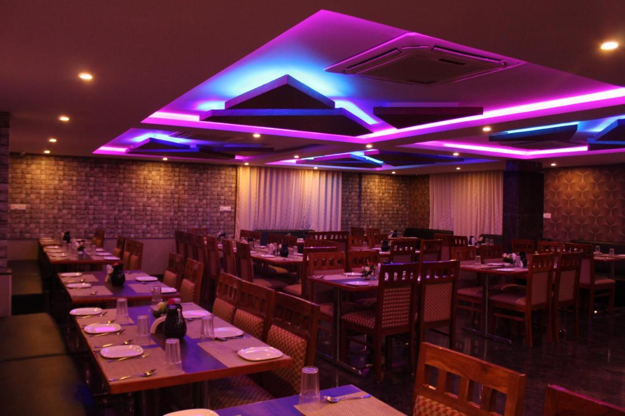 Golden Pride Hotel كاناكابورا المظهر الخارجي الصورة