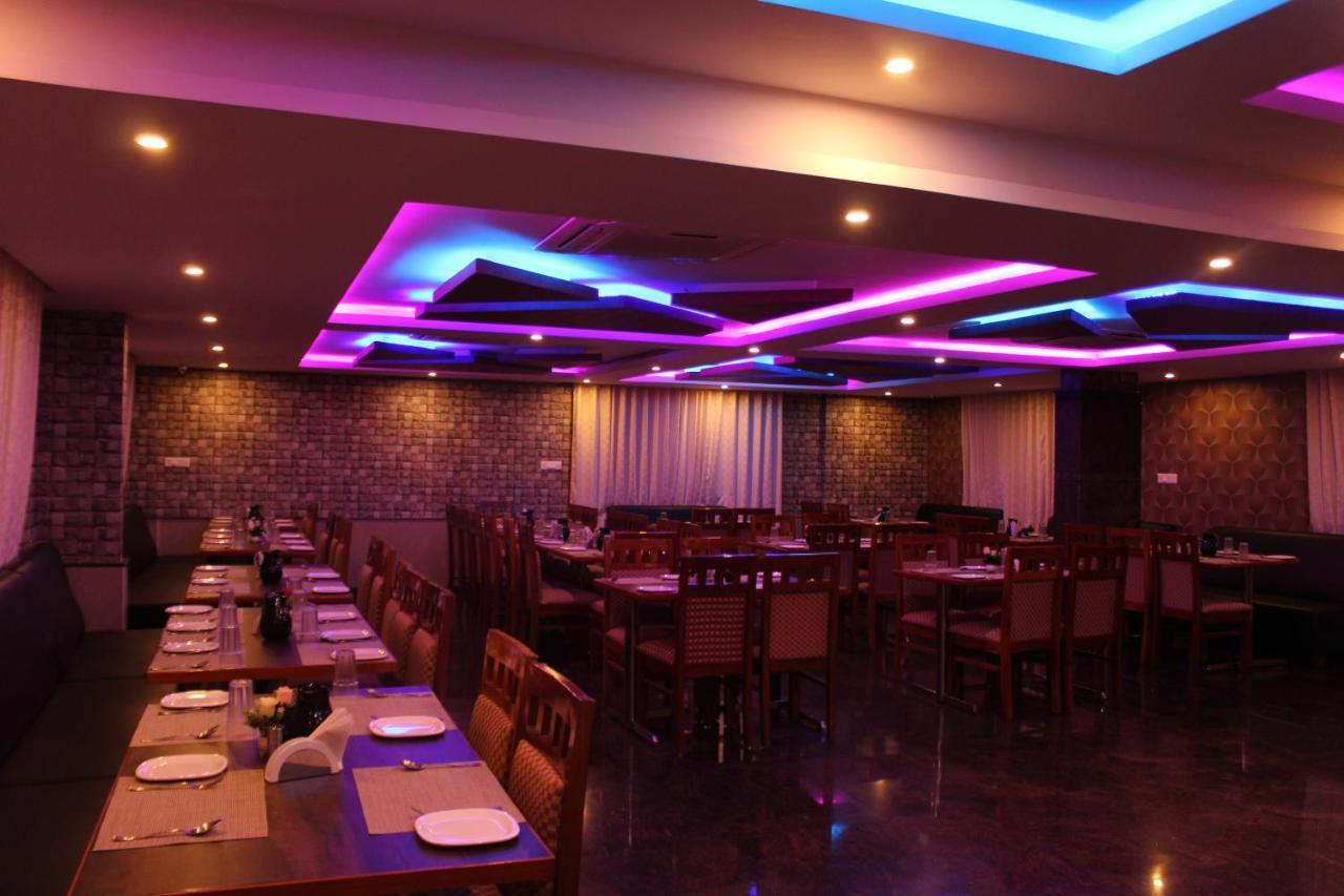 Golden Pride Hotel كاناكابورا المظهر الخارجي الصورة